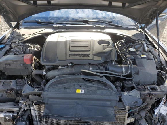2019 Jaguar XE 25t Premium with VIN SAJAJ4FX1KCP49504, listed as a Copart auction lot 86698644 with 0 mi miles and Salvage Title. Bid and sale history available at carsss.com. Image 12.