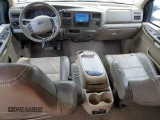 2003 Ford Excursion Eddie Bauer z VIN 1FMNU45S33ED13607, wystawiony jako Copart lot #83227864 z przebiegiem 251 989 mil mil oraz Szkoda całkowita • Salvage title. Historia ofert i sprzedaży dostępna na DreamBid. Obrazek 8.