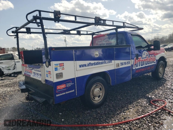 2012 Ford F-250 XL z VIN 1FDBF2A63CEA75803, wystawiony jako Copart lot #48637445 z przebiegiem 118 144 mil mil oraz Szkoda całkowita • Salvage title. Historia ofert i sprzedaży dostępna na DreamBid. Obrazek 3.