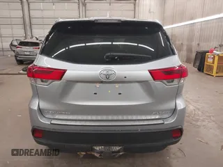2019 Toyota Highlander SE with VIN 5TDJZRFH4KS612004, listed as a IAAI auction lot 42294935 with 47,603 mi miles and . Bid and sale history available at DreamBid. Image 17.