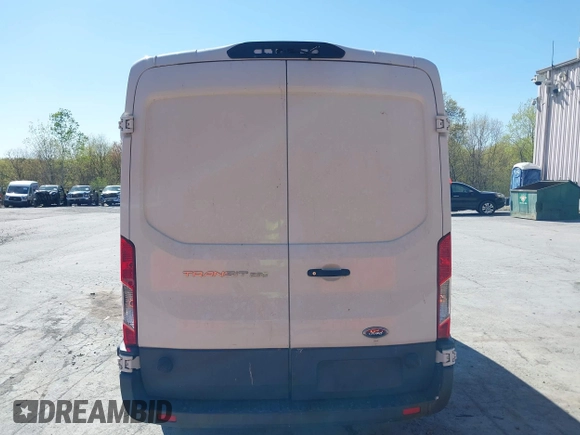 2018 Ford Transit z VIN 1FTYR2CM1JKB39451, wystawiony jako IAAI lot #42150658 z przebiegiem 77 688 mil mil oraz . Historia ofert i sprzedaży dostępna na DreamBid. Obrazek 16.