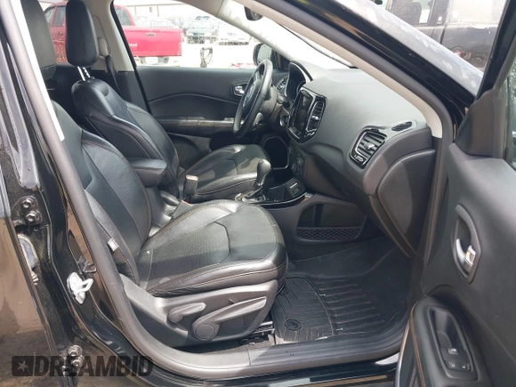 2018 Jeep Compass Limited with VIN 3C4NJCCB4JT329208, listed as a IAAI auction lot 42161515 with 72,512 mi miles and . Bid and sale history available at DreamBid. Image 5.
