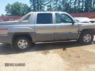 2002 Chevrolet Avalanche z VIN 3GNEK13T02G127607, wystawiony jako IAAI lot #42247519 z przebiegiem 249 223 mil mil oraz . Historia ofert i sprzedaży dostępna na DreamBid. Obrazek 13.