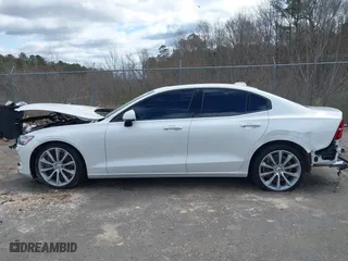 2020 Volvo S60 Momentum with VIN 7JRA22TK7LG057607, listed as a IAAI auction lot 41727320 with 47,010 mi miles. Bid and sale history available at carsss.com. Image 14.