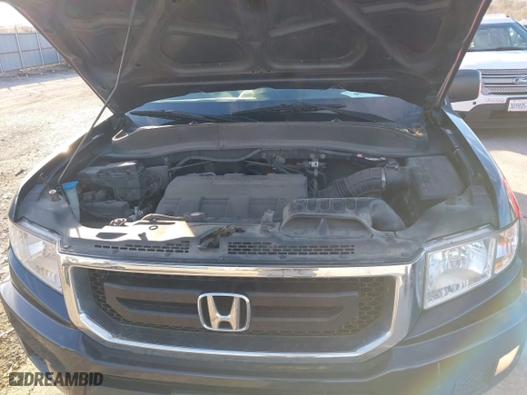 2010 Honda Ridgeline RT with VIN 5FPYK1F24AB009225, listed as a IAAI auction lot 40822938 with 273,986 mi miles. Bid and sale history available at carsss.com. Image 10.