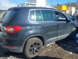 2011 Volkswagen Tiguan SE with VIN WVGBV7AXXBW511550, listed as a IAAI auction lot 41630804 with 99,967 mi miles and . Bid and sale history available at DreamBid. Image 13.