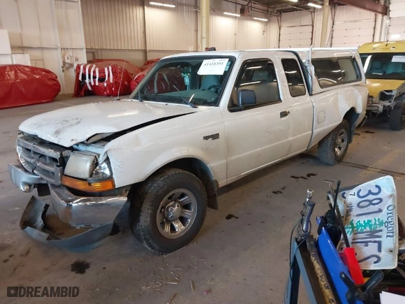 2000 Ford Ranger XL with VIN 1FTYR14V5YPC18149, listed as a IAAI auction lot 41410391 with 127,985 mi miles. Bid and sale history available at carsss.com. Image 2.