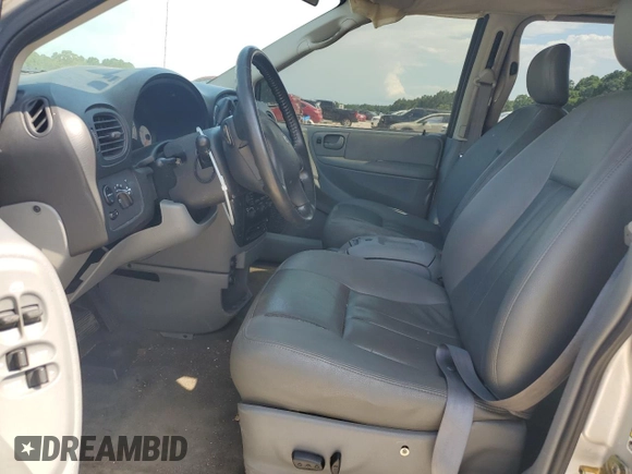 2005 Dodge Caravan SXT with VIN 2D4GP44L85R456124, listed as a Copart auction lot 59892535 with 105,301 mi miles and Salvage title. Bid and sale history available at DreamBid. Image 7.