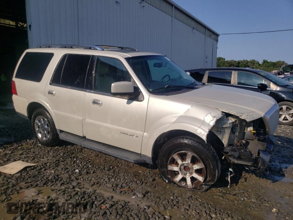 2006 Lincoln Navigator Luxury with VIN 5LMFU28526LJ27018, listed as a Copart auction lot 71225534 with 158,534 mi miles and Salvage Title. Bid and sale history available at carsss.com. Image 4.