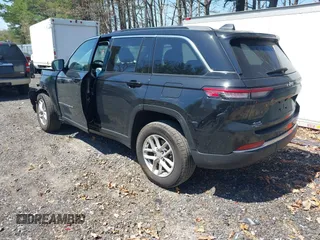 2024 Jeep Grand Cherokee Laredo z VIN 1C4RJHAGXRC252560, wystawiony jako IAAI lot #42071868 z przebiegiem 11 991 mil mil oraz . Historia ofert i sprzedaży dostępna na DreamBid. Obrazek 3.