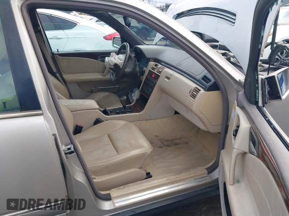 1997 Mercedes-Benz E-Class with VIN WDBJF55F3VA391335, listed as a IAAI auction lot 41606546 with 1 mi miles. Bid and sale history available at carsss.com. Image 5.