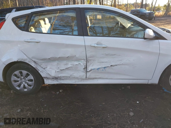 2016 Hyundai Accent SE with VIN KMHCT5AE9GU290829, listed as a IAAI auction lot 41209115 with 27,998 mi miles. Bid and sale history available at carsss.com. Image 6.