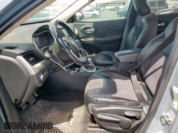2014 Jeep Cherokee Trailhawk with VIN 1C4PJMBS0EW185737, listed as a Copart auction lot 63463015 with 199,983 mi miles and Clean title. Bid and sale history available at DreamBid. Image 7.