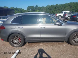 2012 Porsche Cayenne Turbo z VIN WP1AC2A29CLA81105, wystawiony jako IAAI lot #42618593 z przebiegiem 173 873 mil mil oraz . Historia ofert i sprzedaży dostępna na DreamBid. Obrazek 14.