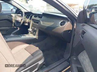 2012 Ford Mustang GT Premium с VIN 1ZVBP8CF2C5251013, выставлен на аукционе IAAI как лот 42376958 с пробегом 63 474 миль миль и . История ставок и продаж доступна на DreamBid. Изображение 5.