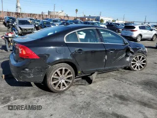 2015 Volvo S60 T6 Drive-E Platinum with VIN YV149MFM5F2361725, listed as a Copart auction lot 35998143 with 39,641 mi miles. Bid and sale history available at carsss.com. Image 3.