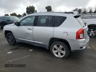 2011 Jeep Compass with VIN 1J4NT1FA3BD176632, listed as a Copart auction lot 85525484 with 112,160 mi miles and Clean Title. Bid and sale history available at carsss.com. Image 2.