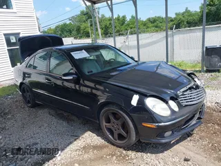 2005 Mercedes-Benz E-Class 3.2L with VIN WDBUF65J05A634879, listed as a IAAI auction lot 39904592 with 4,835 mi miles. Bid and sale history available at carsss.com. Image 1.