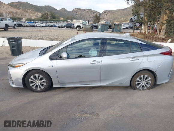 2017 Toyota Prius Plus with VIN JTDKARFP6H3039054, listed as a IAAI auction lot 41665195 with 233,161 mi miles and . Bid and sale history available at DreamBid. Image 14.