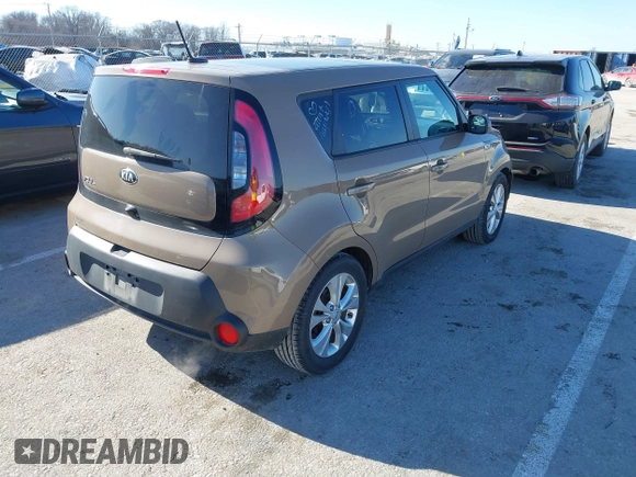 2015 Kia Soul + with VIN KNDJP3A55F7189756, listed as a IAAI auction lot 41429230 with 114,049 mi miles. Bid and sale history available at carsss.com. Image 4.