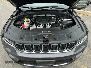 2024 Jeep Grand Cherokee with VIN 1C4RJYB63RC182339, listed as a Copart auction lot 62897325 with 36,710 mi miles and Clean title. Bid and sale history available at DreamBid. Image 9.