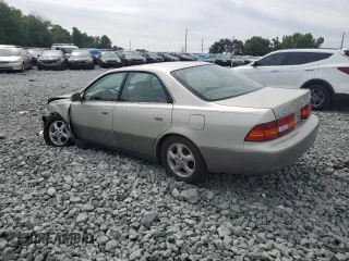 1998 Lexus ES 300 with VIN JT8BF28G4W5021187, listed as a Copart auction lot 60317445 with 258,403 mi miles and Salvage title. Bid and sale history available at DreamBid. Image 2.