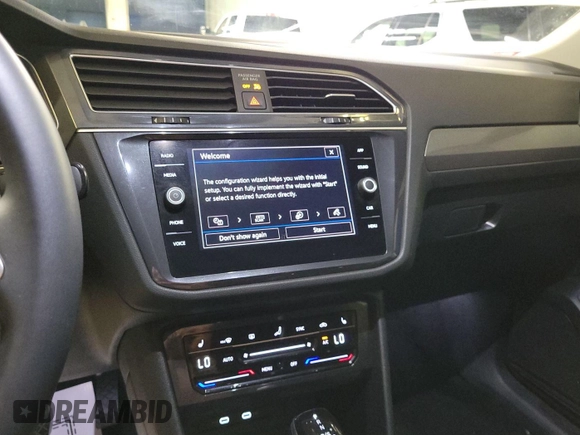 2024 Volkswagen Tiguan SE с VIN 3VV3B7AX8RM082650, выставлен на аукционе IAAI как лот 42853001 с пробегом 19 677 миль миль и . История ставок и продаж доступна на DreamBid. Изображение 9.