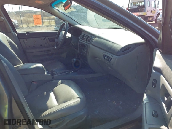 2006 Ford Taurus SE with VIN 1FAFP53U66A195340, listed as a IAAI auction lot 41861775 with 174,226 mi miles. Bid and sale history available at carsss.com. Image 5.