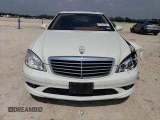 2009 Mercedes-Benz S 550 z VIN WDDNG86X59A272951, wystawiony jako Copart lot #51121735 z przebiegiem 107 619 mil mil oraz Szkoda całkowita • Salvage title. Historia ofert i sprzedaży dostępna na DreamBid. Obrazek 5.