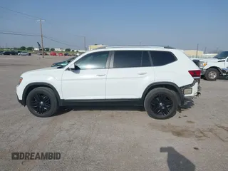 2019 Volkswagen Atlas SEL z VIN 1V2MR2CA8KC569640, wystawiony jako IAAI lot #42083995 z przebiegiem 127 104 mil mil oraz . Historia ofert i sprzedaży dostępna na DreamBid. Obrazek 14.