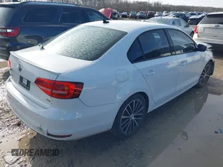 2015 Volkswagen Jetta SE with VIN 3VWD17AJ5FM417387, listed as a IAAI auction lot 41844455 with 106,939 mi miles and . Bid and sale history available at DreamBid. Image 4.