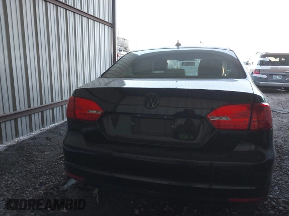 2014 Volkswagen Jetta Sedan SE w/Connectivity with VIN 3VWD07AJ4EM388319, listed as a IAAI auction lot 41246677 with 84,428 mi miles. Bid and sale history available at carsss.com. Image 16.