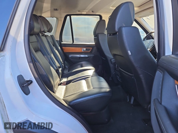 2011 Land Rover Range Rover Sport HSE with VIN SALSF2D45BA266832, listed as a Copart auction lot 86561414 with 156,397 mi miles and Clean title. Bid and sale history available at DreamBid. Image 6.