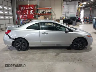 2008 Honda Civic Cpe LX with VIN 2HGFG12678H516278, listed as a IAAI auction lot 42028605 with 100,391 mi miles. Bid and sale history available at carsss.com. Image 13.