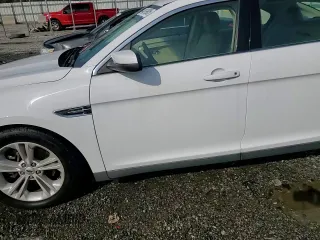 2016 Ford Taurus SEL with VIN 1FAHP2E96GG128073, listed as a Copart auction lot 44019985 with 104,090 mi miles and Salvage Title. Bid and sale history available at DreamBid. Image 13.