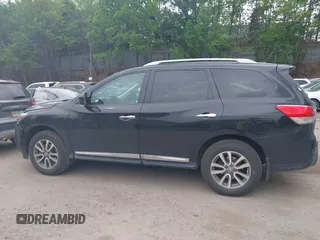 2014 Nissan Pathfinder S with VIN 5N1AR2MM6EC701890, listed as a IAAI auction lot 42280836 with 132,479 mi miles and . Bid and sale history available at DreamBid. Image 14.