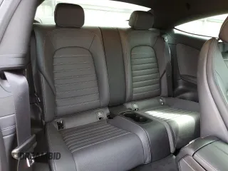 2020 Mercedes-Benz C 43 AMG z VIN WDDWJ6EBXLF973656, wystawiony jako Copart lot #70066054 z przebiegiem 52 005 mil mil oraz Szkoda całkowita • Salvage title. Historia ofert i sprzedaży dostępna na DreamBid. Obrazek 10.