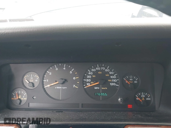 1996 Jeep Grand Cherokee Laredo with VIN 1J4GZ58S6TC333856, listed as a IAAI auction lot 42504895 with 176,955 mi miles and . Bid and sale history available at DreamBid. Image 7.