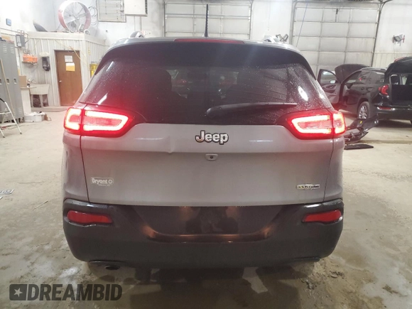 2015 Jeep Cherokee Latitude with VIN 1C4PJLCB7FW759695, listed as a Copart auction lot 50914555 with 225,179 mi miles and Clean Title. Bid and sale history available at DreamBid. Image 6.