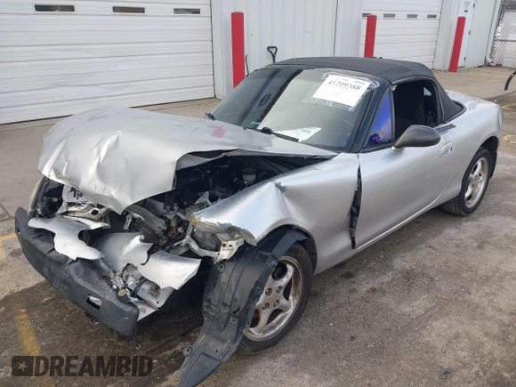 2002 Mazda MX-5 Miata Cloth z VIN JM1NB353320230803, wystawiony jako IAAI lot #41209388 z przebiegiem 84 815 mil mil oraz . Historia ofert i sprzedaży dostępna na DreamBid. Obrazek 17.