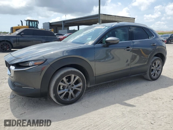 2024 Mazda CX-30 S Premium z VIN 3MVDMBDM4RM615609, wystawiony jako Copart lot #57761055 z przebiegiem 20 721 mil mil oraz Szkoda całkowita • Salvage title. Historia ofert i sprzedaży dostępna na DreamBid. Obrazek 1.