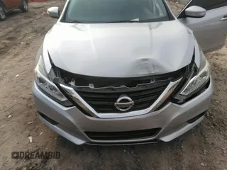 2018 Nissan Altima SR with VIN 1N4AL3AP8JC245501, listed as a IAAI auction lot 42026160 with 114,022 mi miles and . Bid and sale history available at carsss.com. Image 6.