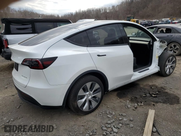 2022 Tesla Model Y Long Range z VIN 7SAYGDEE7NF437385, wystawiony jako Copart lot #51240645 z przebiegiem 45 372 mil mil oraz Szkody całkowita. Historia ofert i sprzedaży dostępna na DreamBid. Obrazek 3.