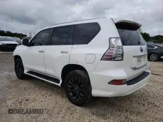 2020 Lexus GX with VIN JTJAM7BX9L5259957, listed as a Copart auction lot 68637512 with 32,701 mi miles. Bid and sale history available at carsss.com. Image 2.