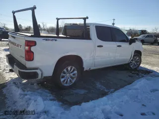 2021 Chevrolet Silverado 1500 Custom with VIN 3GCUYBEF7MG139174, listed as a Copart auction lot 44050065 with 99,372 mi miles and Salvage Title. Bid and sale history available at carsss.com. Image 3.