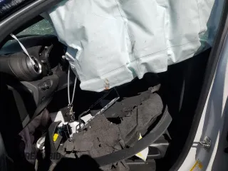 2020 Chevrolet Blazer LT z VIN 3GNKBCRS8LS702225, wystawiony jako Copart lot #55178455 z przebiegiem Nie podano mil oraz Szkoda całkowita • Salvage title. Historia ofert i sprzedaży dostępna na DreamBid. Obrazek 7.