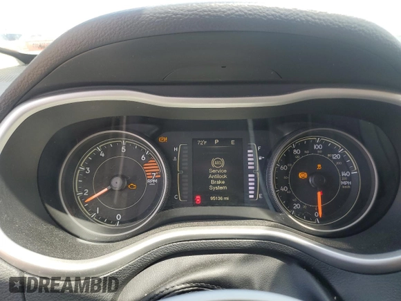 2016 Jeep Cherokee Latitude z VIN 1C4PJLCB0GW329394, wystawiony jako Copart lot #55442565 z przebiegiem 95 136 mil mil oraz Szkoda całkowita • Salvage title. Historia ofert i sprzedaży dostępna na DreamBid. Obrazek 9.