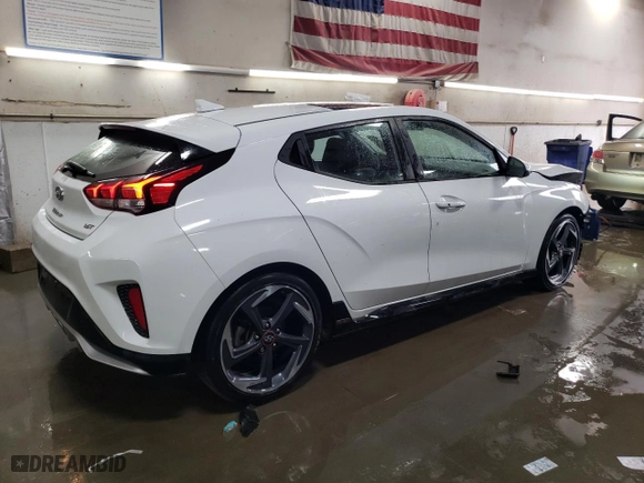 2020 Hyundai Veloster Turbo with VIN KMHTH6AB8LU028470, listed as a Copart auction lot 49421485 with 33,519 mi miles and Salvage Title. Bid and sale history available at carsss.com. Image 3.