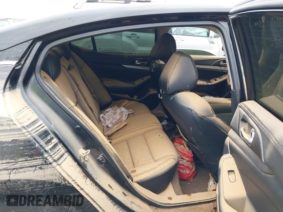 2017 Nissan Maxima SV z VIN 1N4AA6AP4HC396403, wystawiony jako IAAI lot #41644403 z przebiegiem Nie podano mil oraz . Historia ofert i sprzedaży dostępna na DreamBid. Obrazek 8.