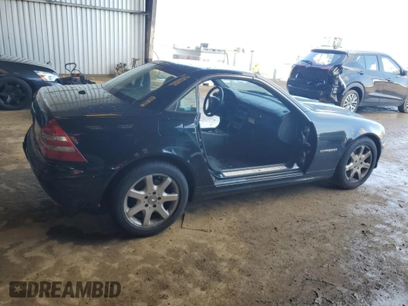 2001 Mercedes-Benz SLK 230 Kompressor z VIN WDBKK49F41F209482, wystawiony jako Copart lot #45523305 z przebiegiem Nie podano mil oraz Szkoda całkowita • Salvage title. Historia ofert i sprzedaży dostępna na DreamBid. Obrazek 3.